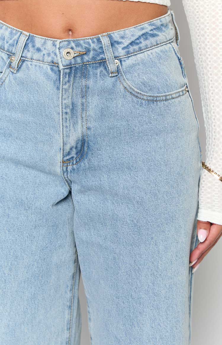Calliope Light Wash Mid Rise Slouchy Jeans — 10