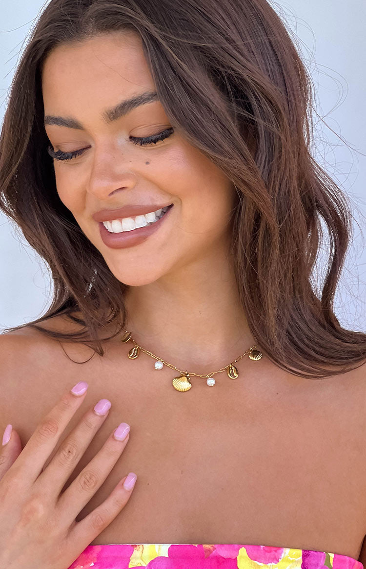 Gigli Gold Shell Necklace — 3