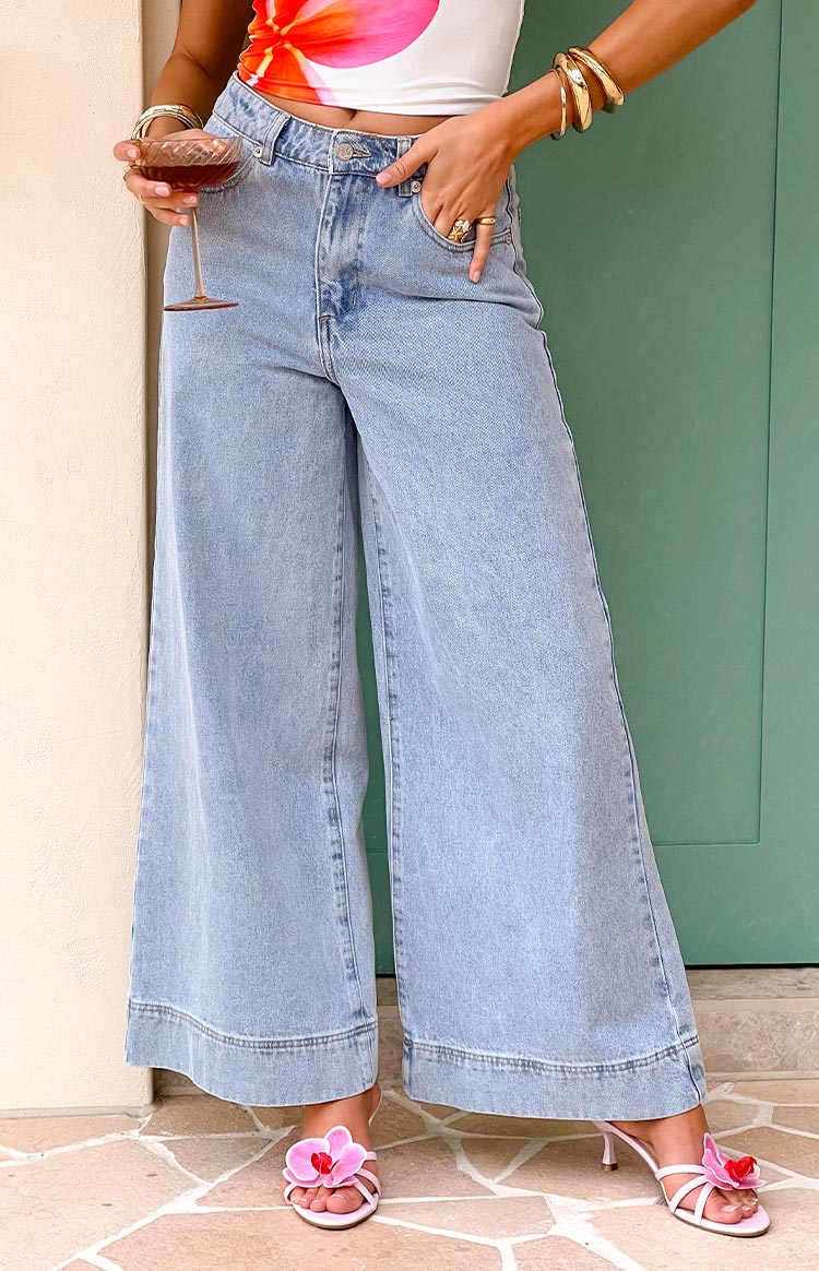 Khali Light Wash Denim Wide Leg Jeans — 7
