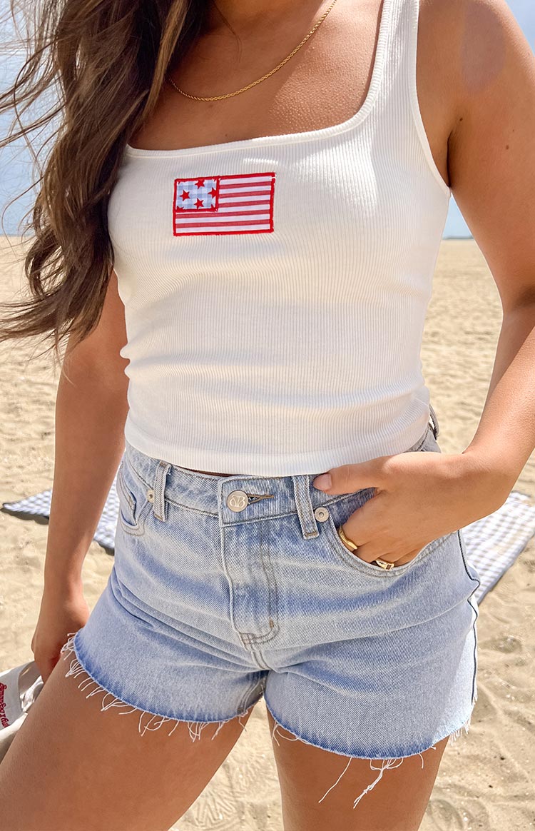Winnie Star Light Wash Denim Shorts — 9
