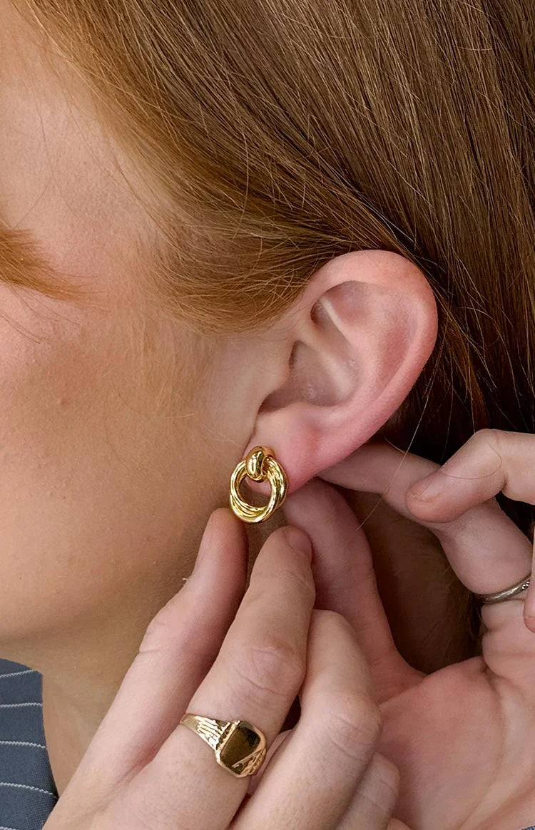 Hollie Gold Chunky Hoop Earrings — 1