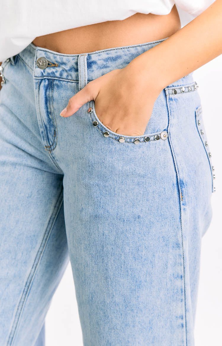 Jannina Light Wash Denim Studded Low Rise Jeans — 7