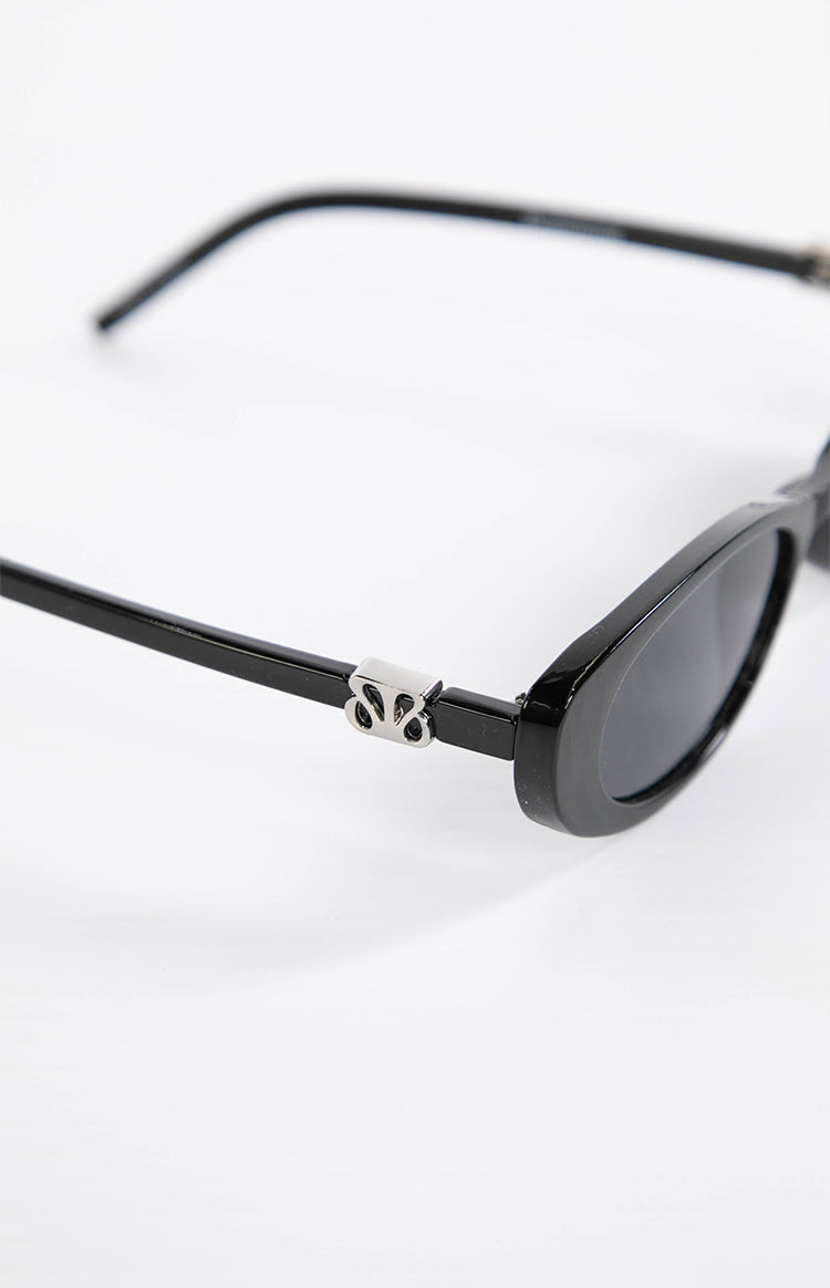 Beginning Julie Black Rounded Sunglasses — 3