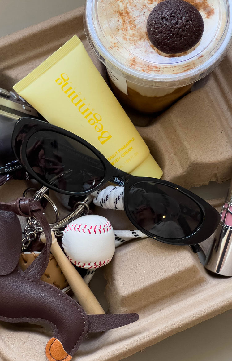 Beginning Julie Black Rounded Sunglasses — 6
