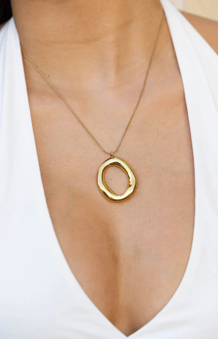 Sayla Gold Circle Pendant Necklace — 1