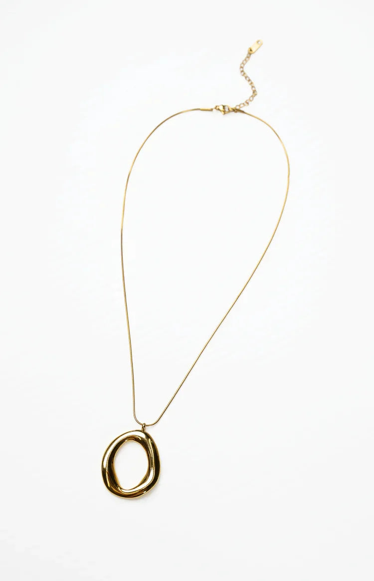 Sayla Gold Circle Pendant Necklace — 1