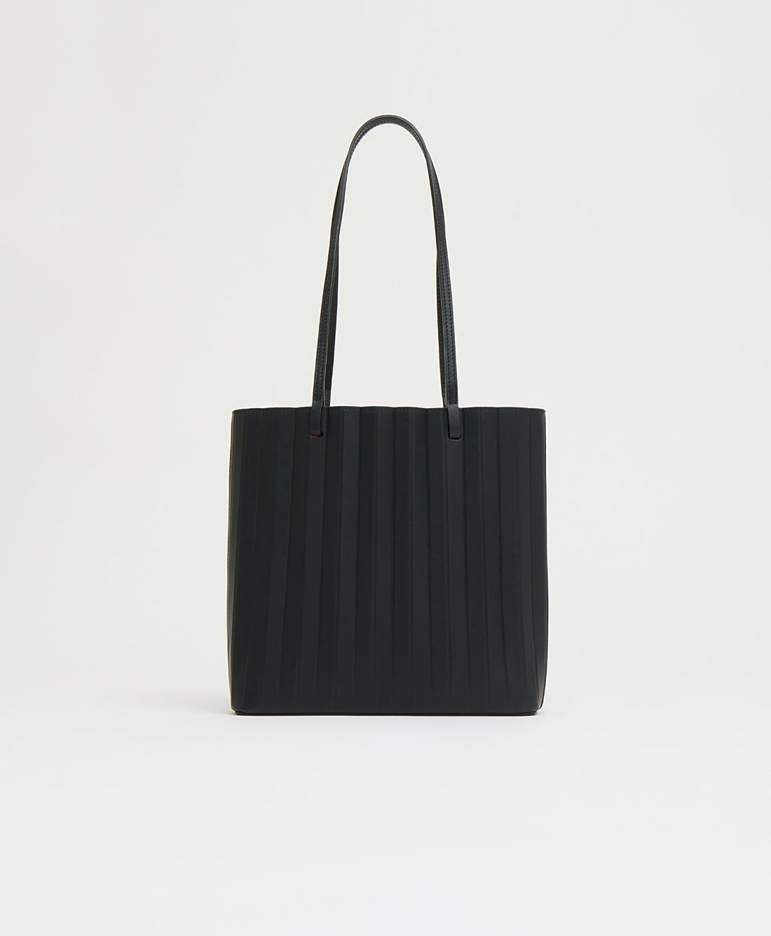 Mansur Gavriel Pleated Filo Tote in Italian vegetable-tanned leather - Black/Flamma